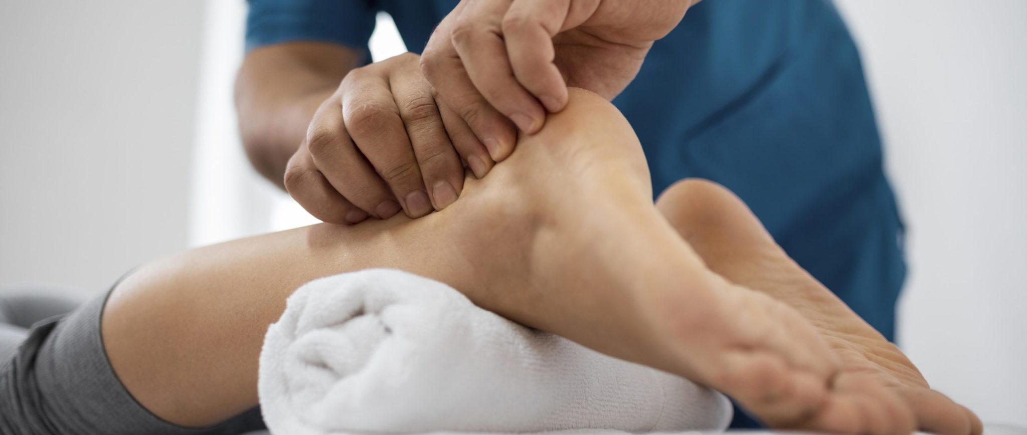 osteopathy-patient-getting-treatment-massage